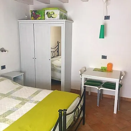 Alojamento de Acomodação e Pequeno-almoço El Piastrol 3*